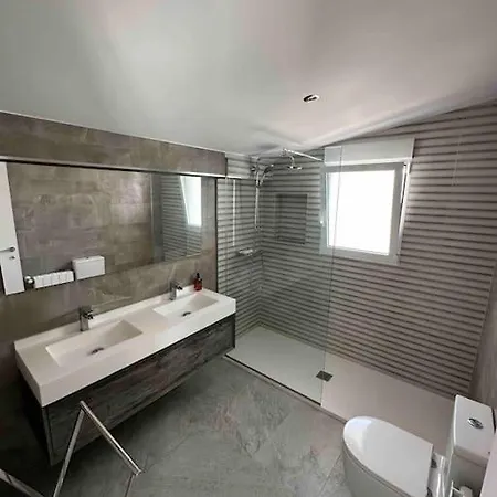 Villa The House *